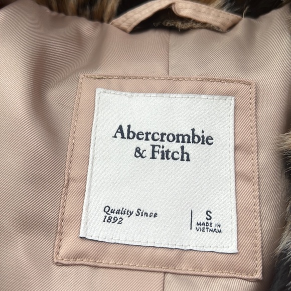 Fur coat - Picture 2 of 2